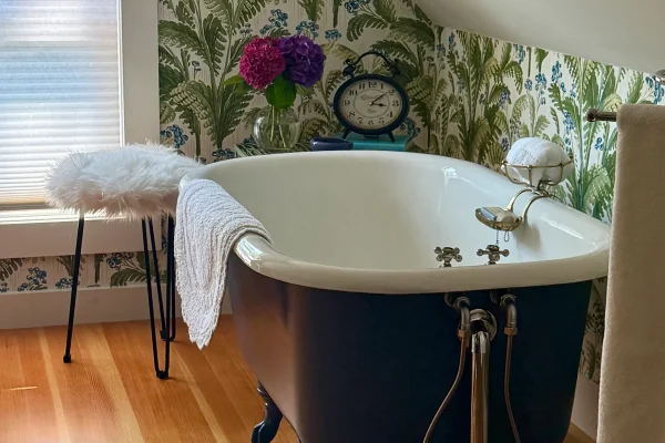 Narragansett Pool House (bathroom) (3)